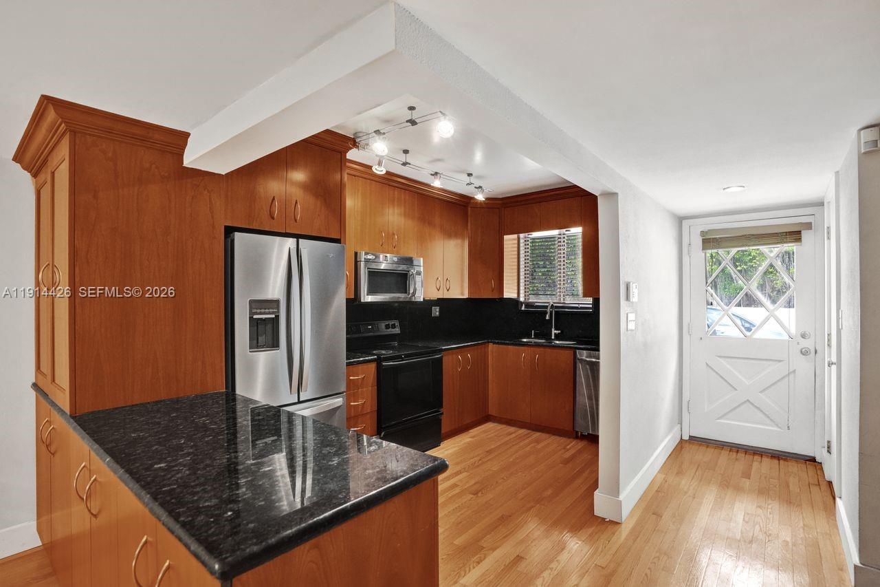 1503 NE 105th St 1-10