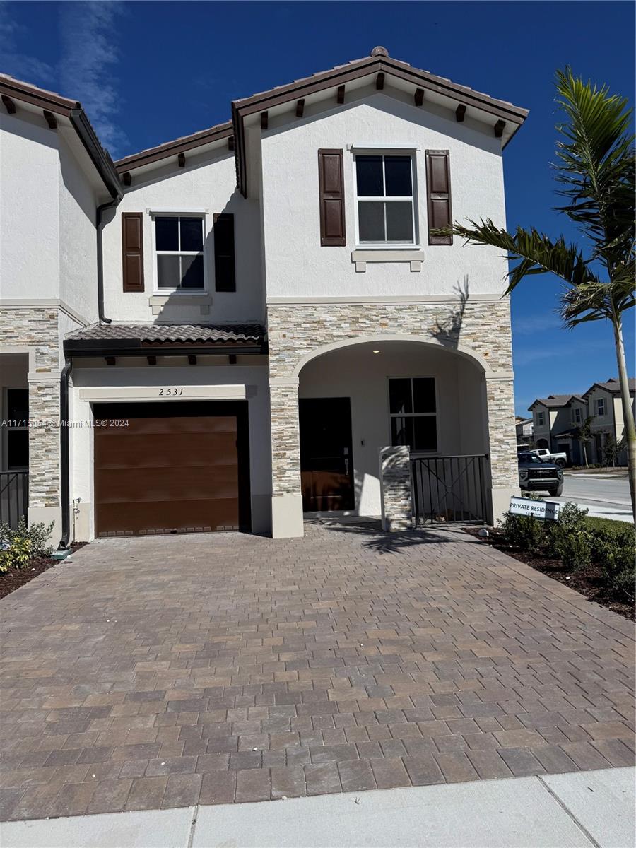 Rental Property at 2531 Se 29 St, Homestead, Miami-Dade County, Florida - Bedrooms: 3 
Bathrooms: 3  - $2,650 MO.