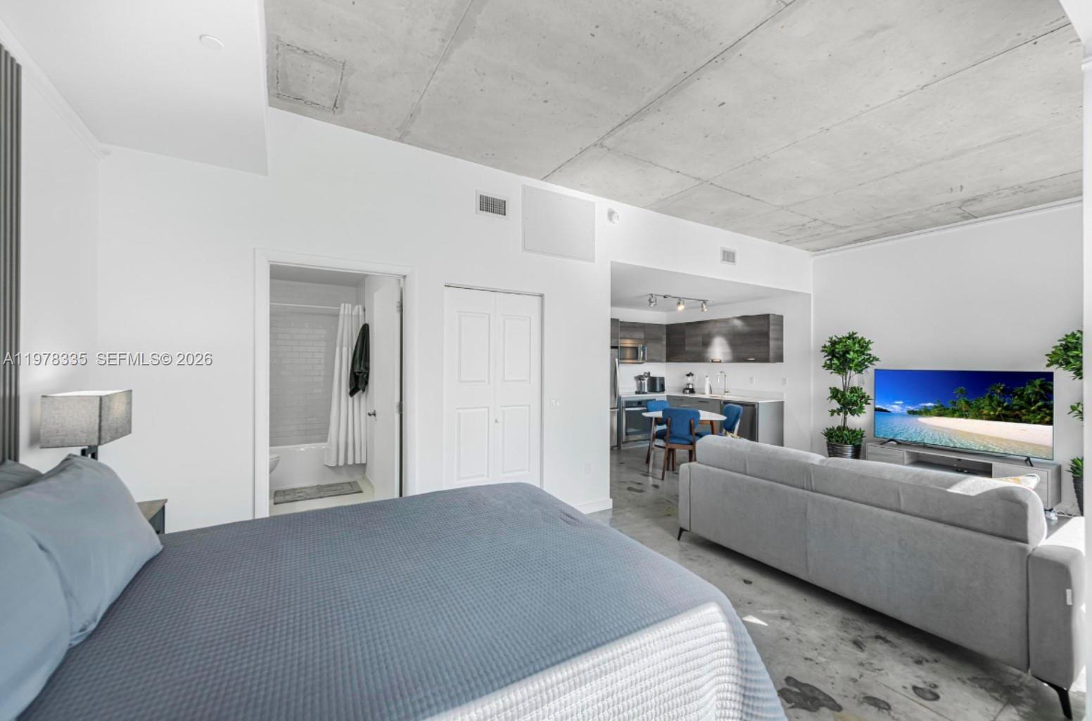 CENTRO CONDO - Residential Lease