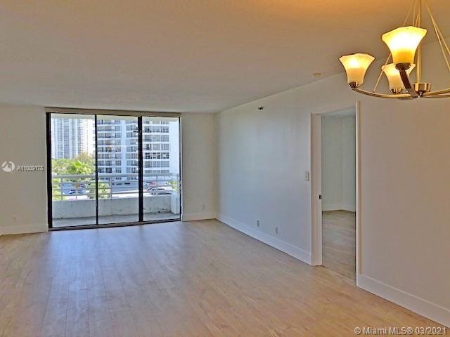 PARC CENTRAL AVENTURA EAST - Residential Lease