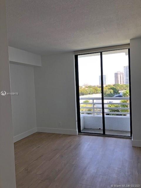 PARC CENTRAL AVENTURA EAST - Residential Lease