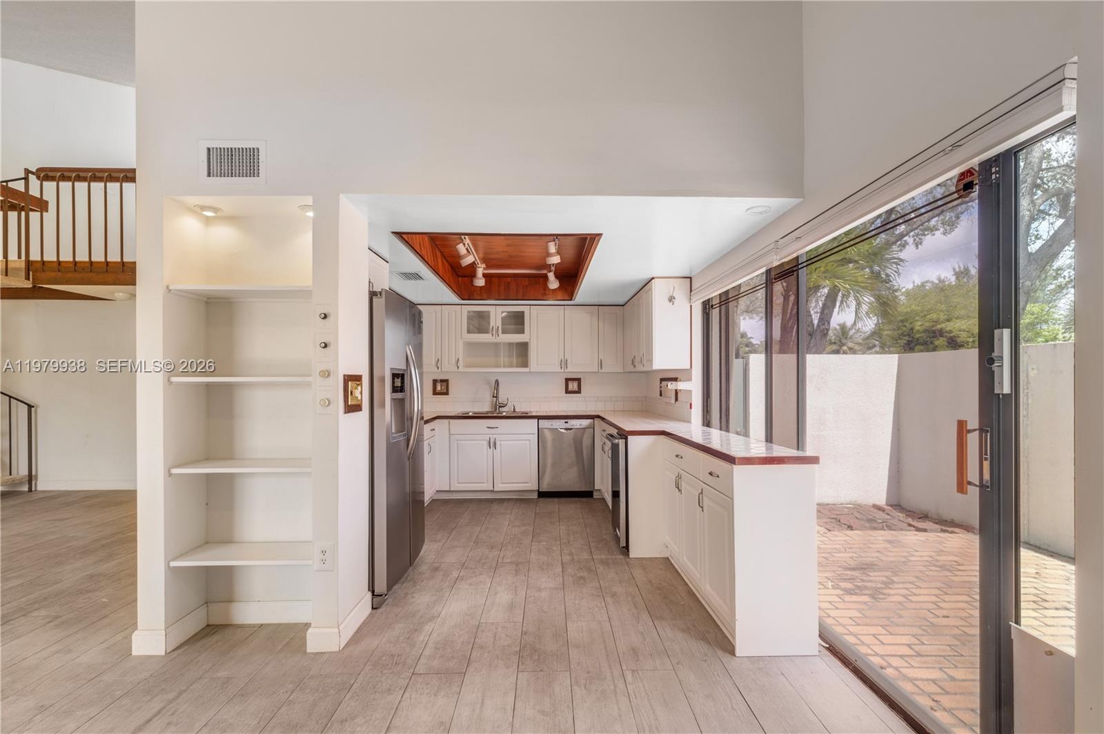 BANYANS OF SOUTH MIAMI CO - Residential