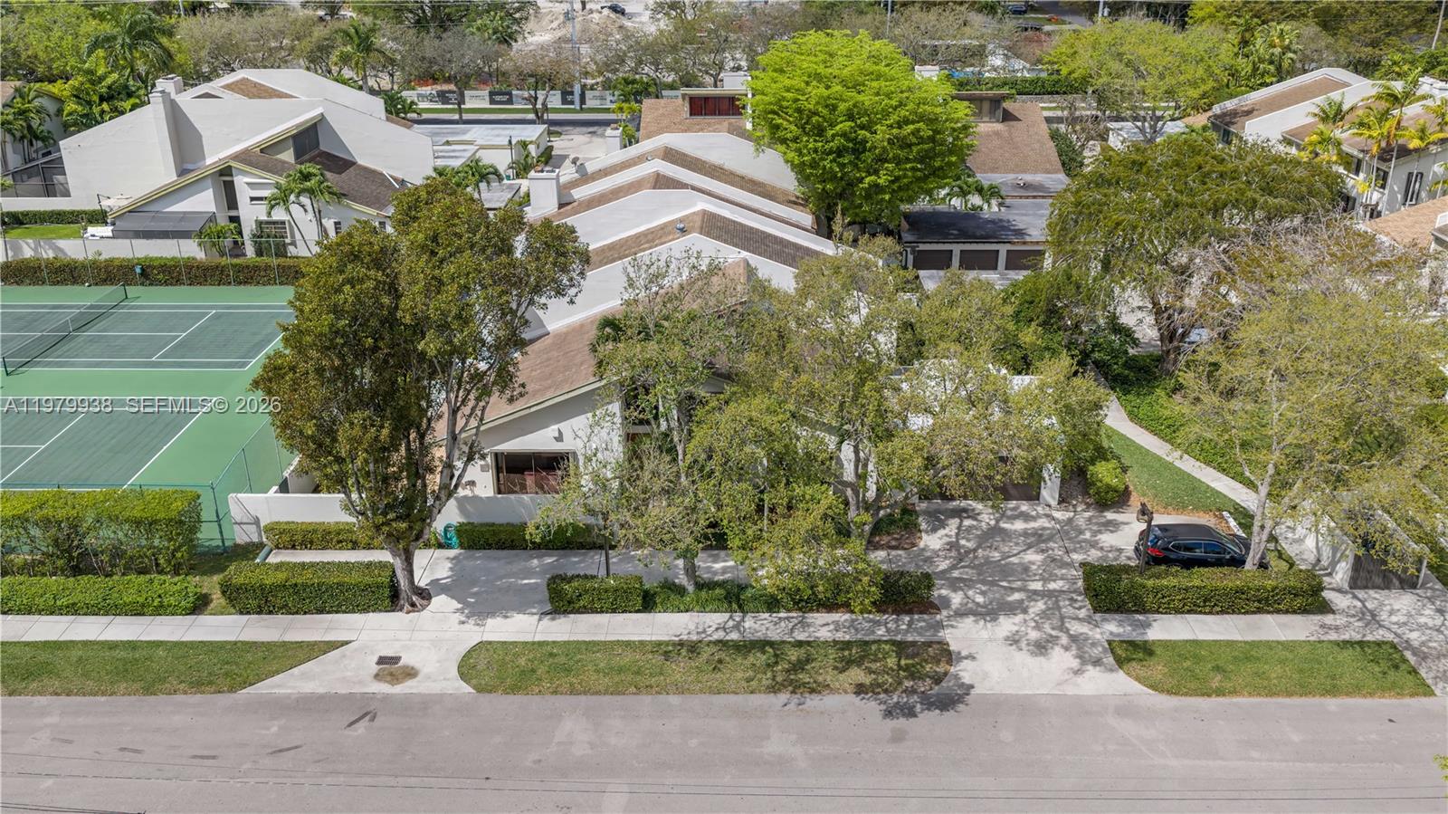 BANYANS OF SOUTH MIAMI CO - Residential