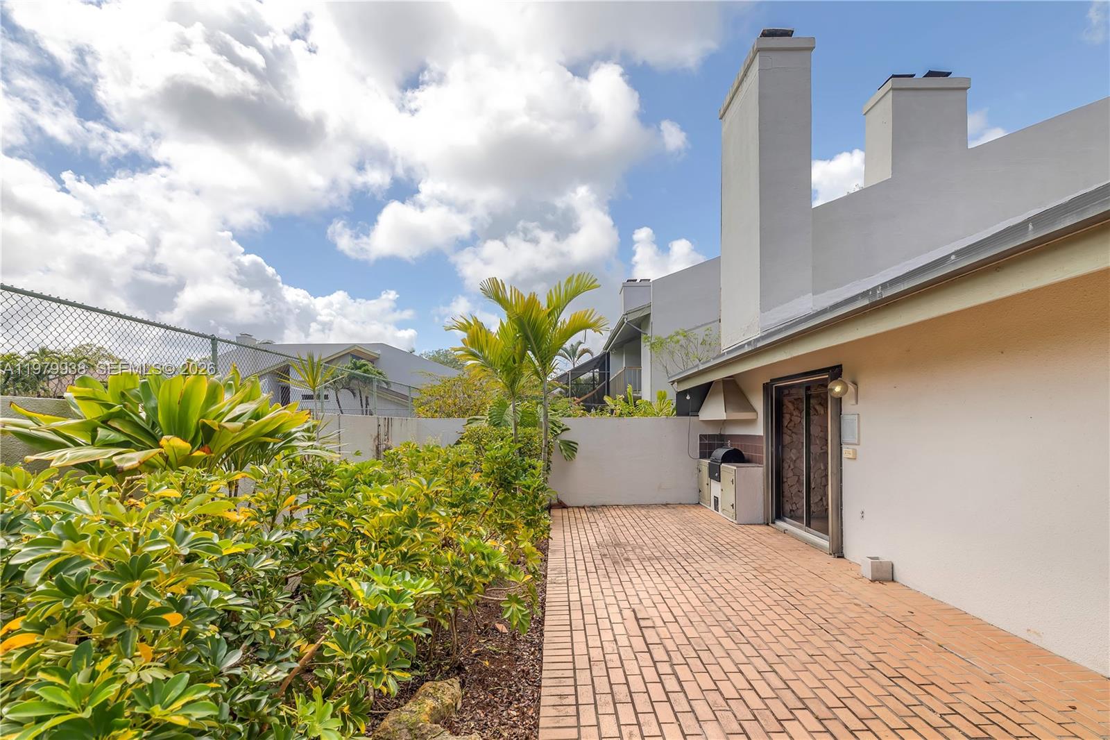 BANYANS OF SOUTH MIAMI CO - Residential