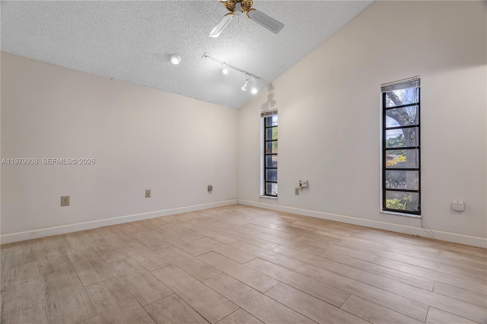 BANYANS OF SOUTH MIAMI CO - Residential