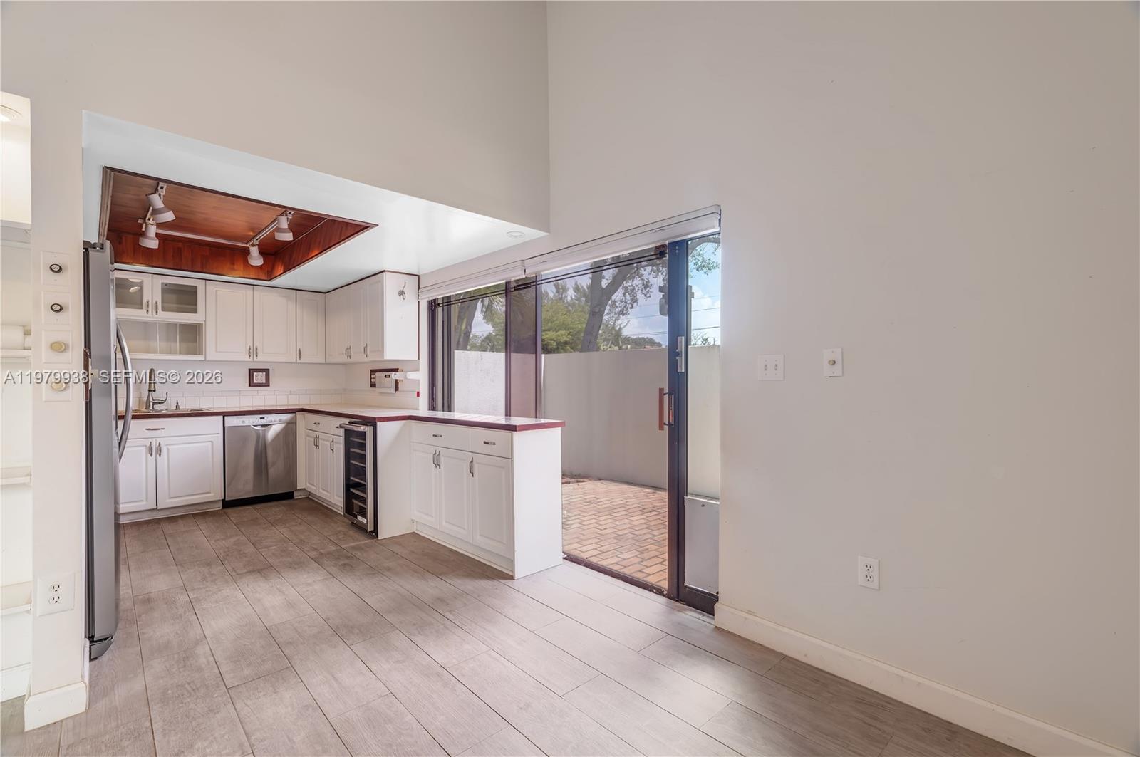 BANYANS OF SOUTH MIAMI CO - Residential