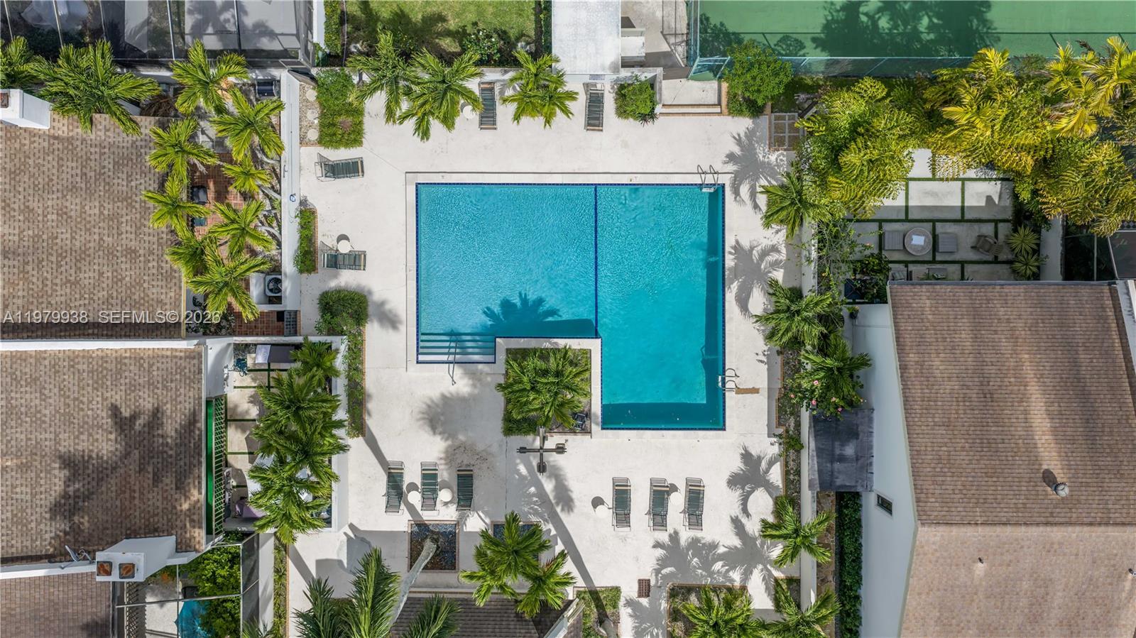 BANYANS OF SOUTH MIAMI CO - Residential