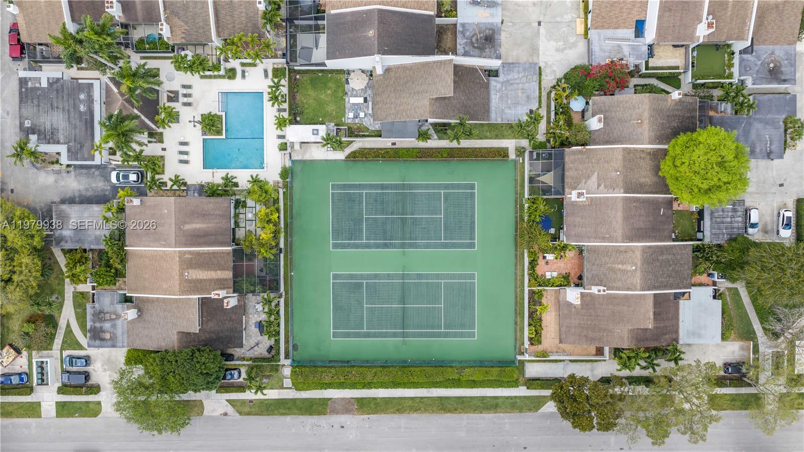 BANYANS OF SOUTH MIAMI CO - Residential