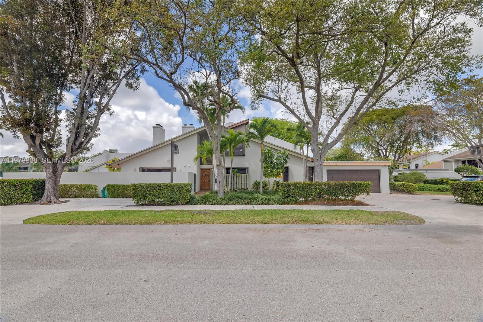 BANYANS OF SOUTH MIAMI CO - Residential