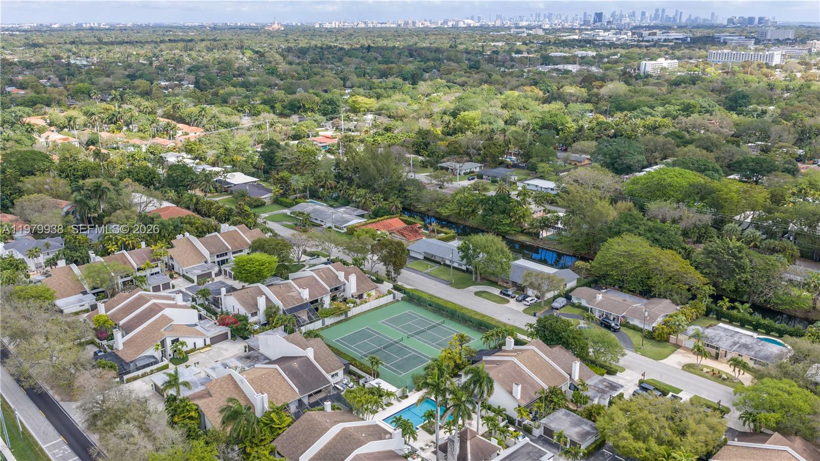 BANYANS OF SOUTH MIAMI CO - Residential
