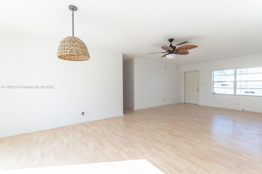 405 SW 78th Ter