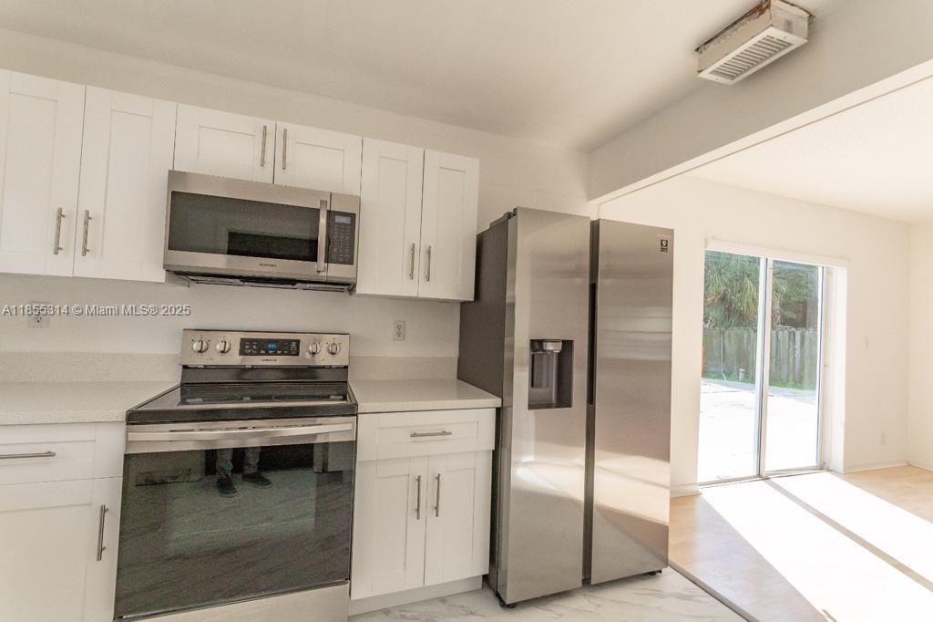 405 SW 78th Ter