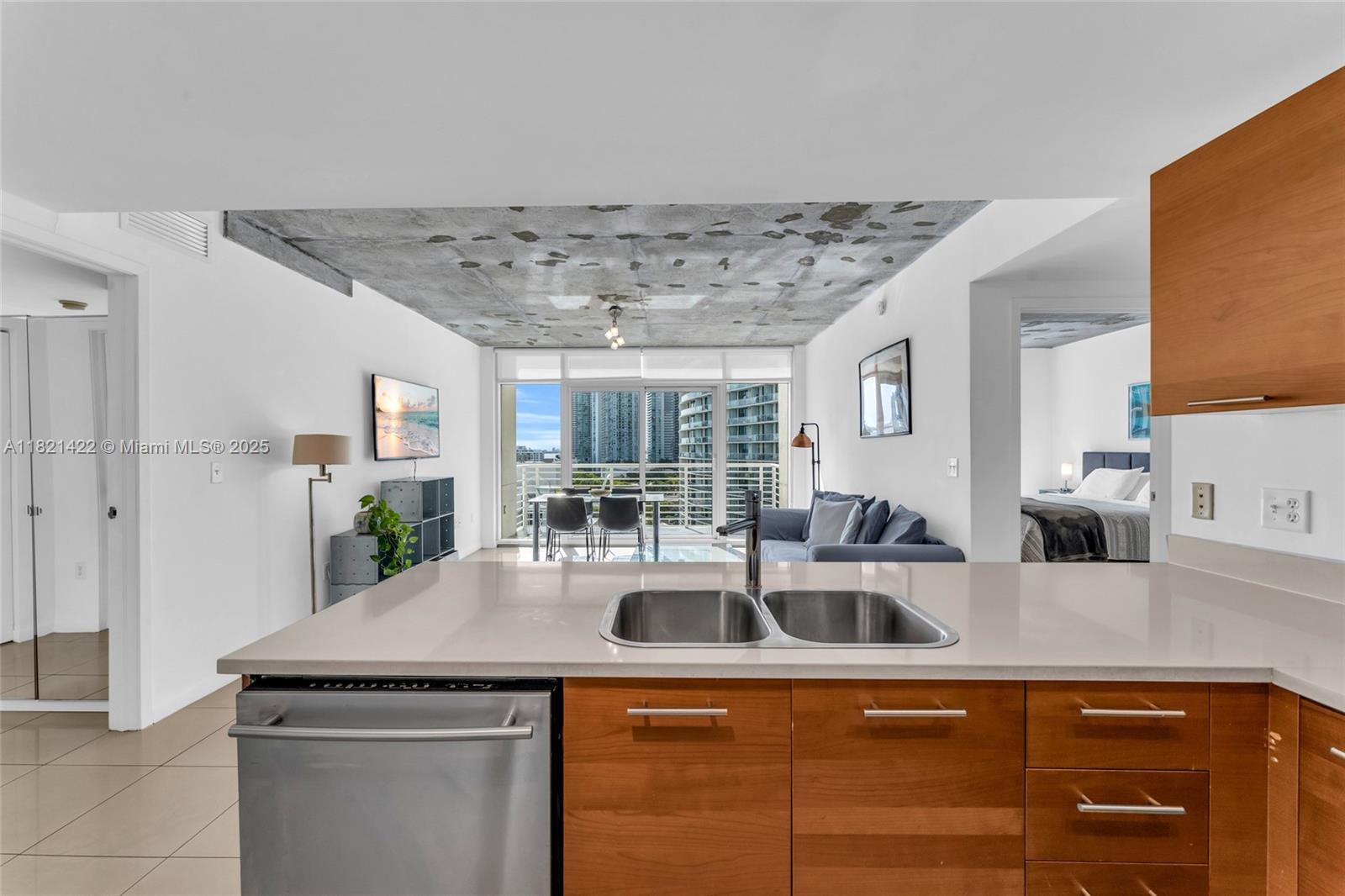 3250 NE 1st Ave 1120