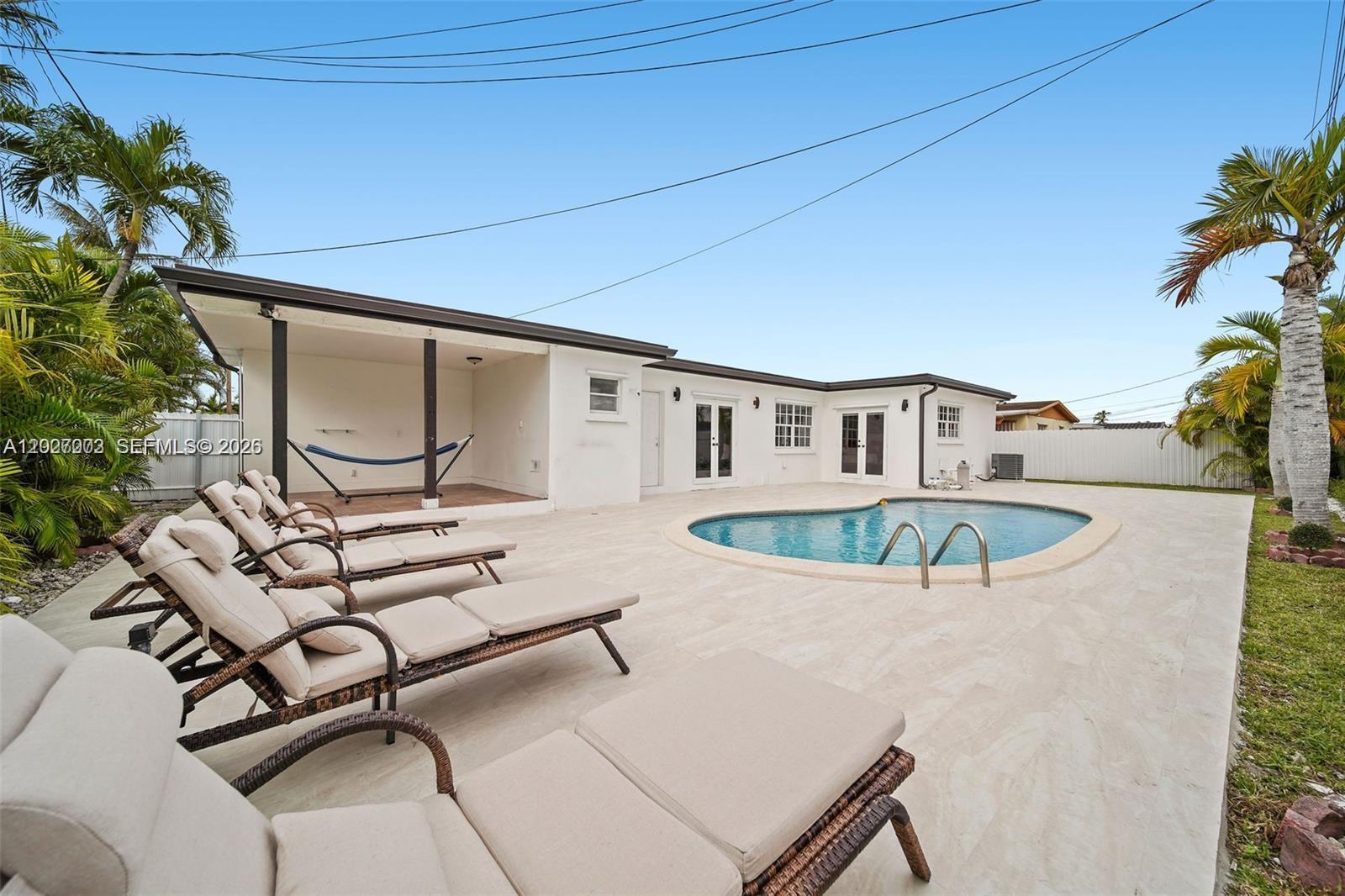 CORAL GARDENS 1ST ADDN - Residential