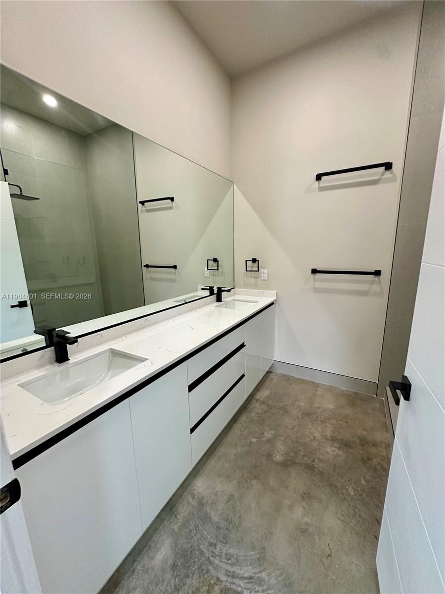 HILDAMERE RESUB PB 40-51 - Residential Lease