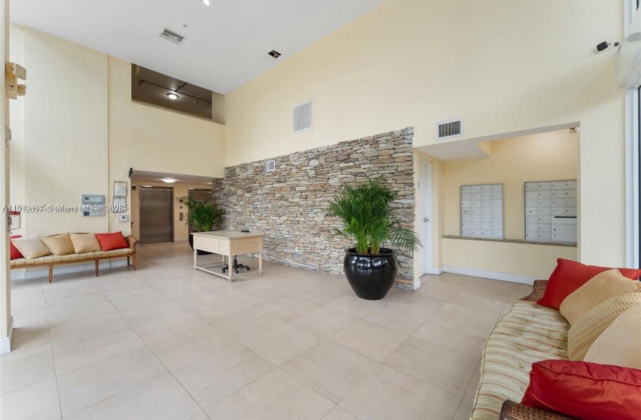 HIGHLAND PARK LOFTS CONDO - Residential Lease