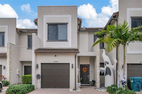 20920 NE 8 ave 0 Miami FL 33179