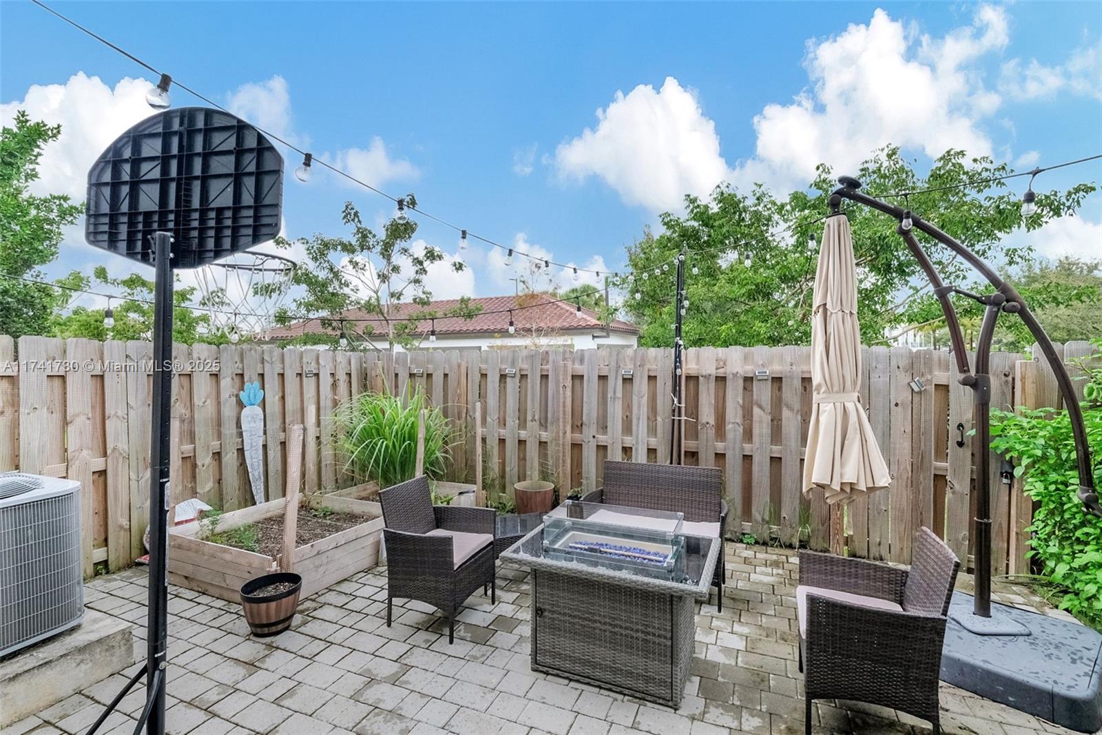 Via Ventura - Residential