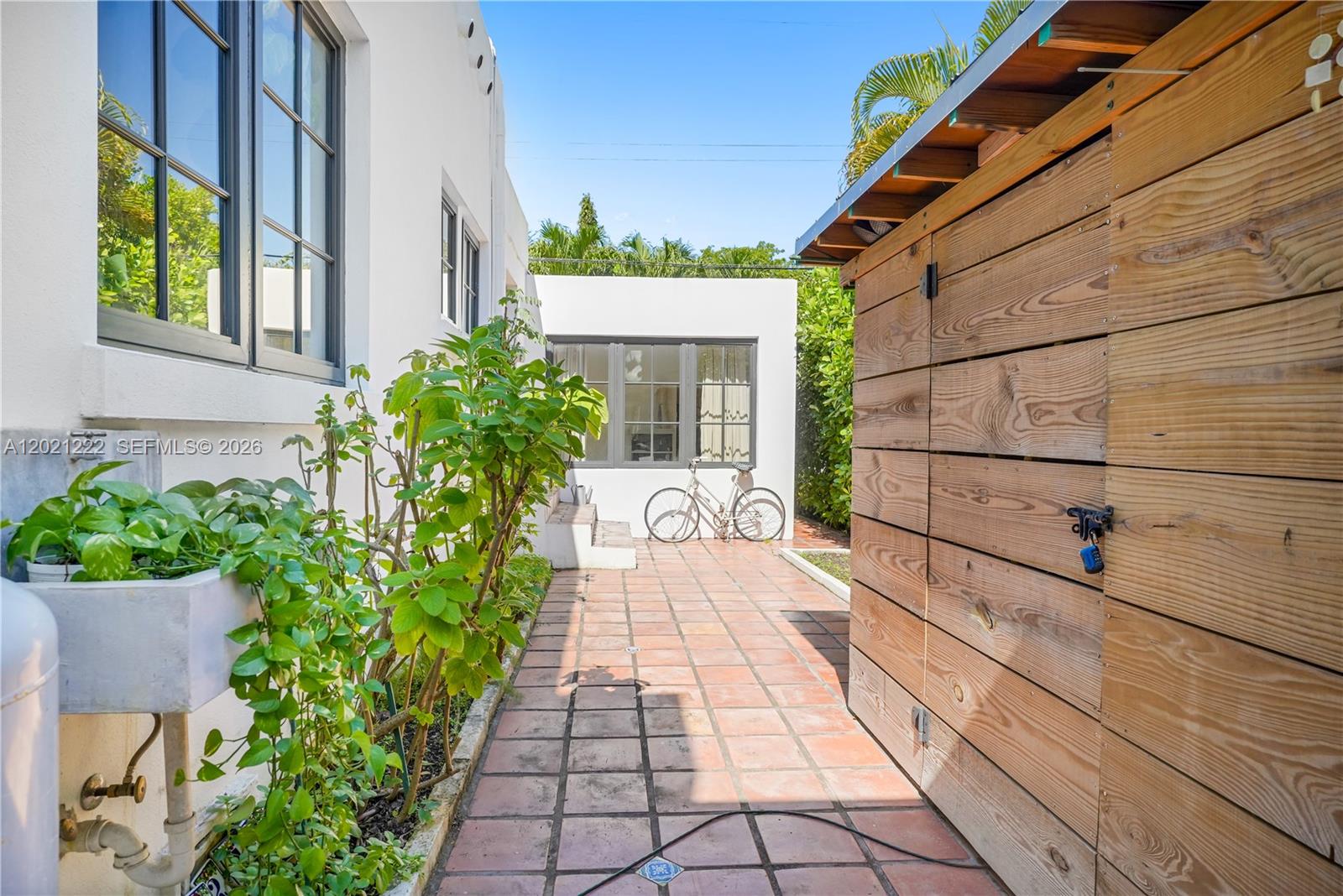 CORAL GABLES GRANADA SEC - Residential