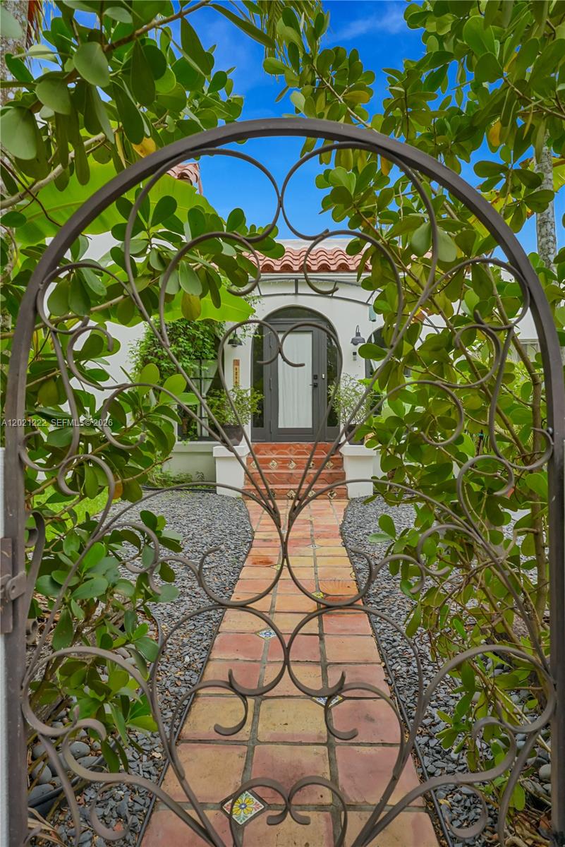 CORAL GABLES GRANADA SEC - Residential