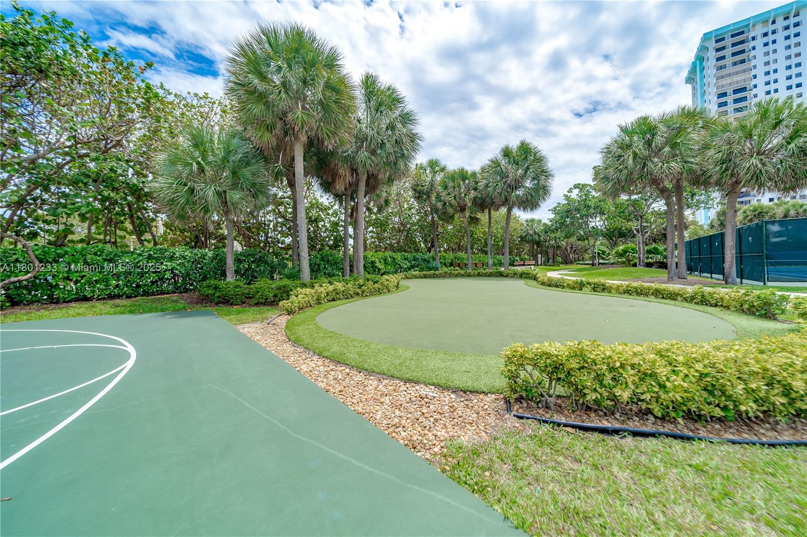 THE SUMMIT CONDO - Residential