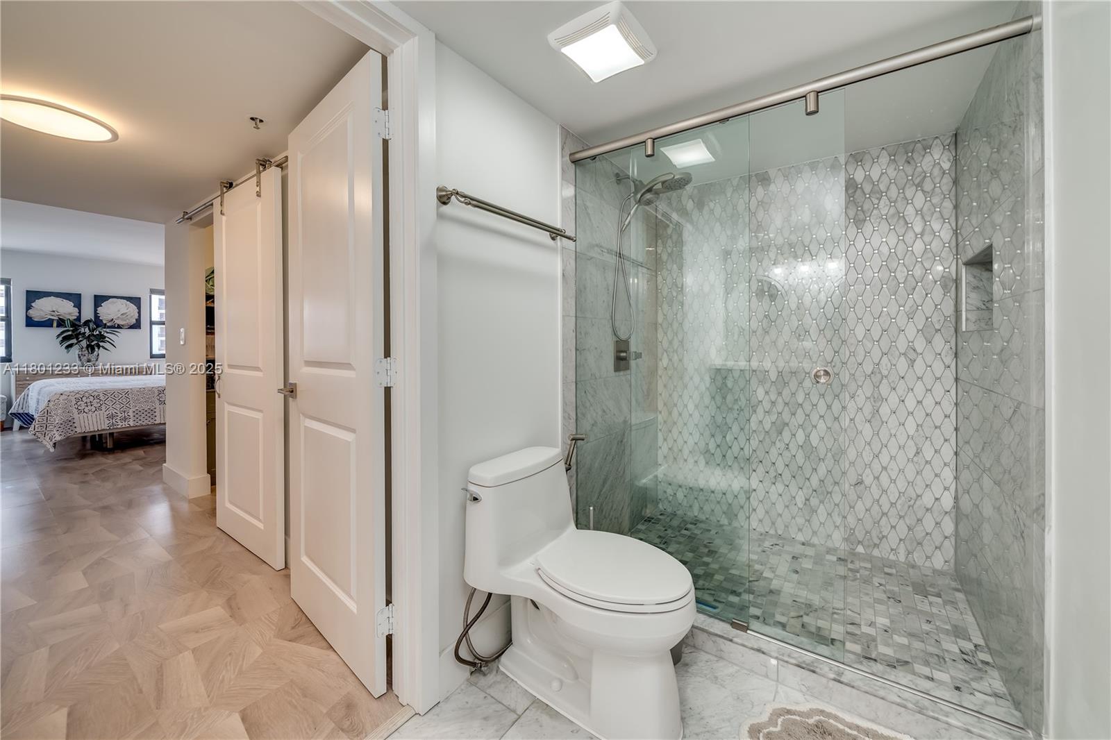 THE SUMMIT CONDO - Residential