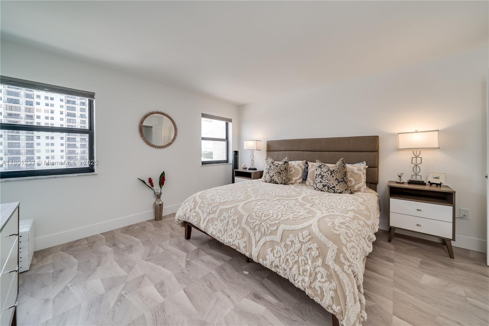 THE SUMMIT CONDO - Residential