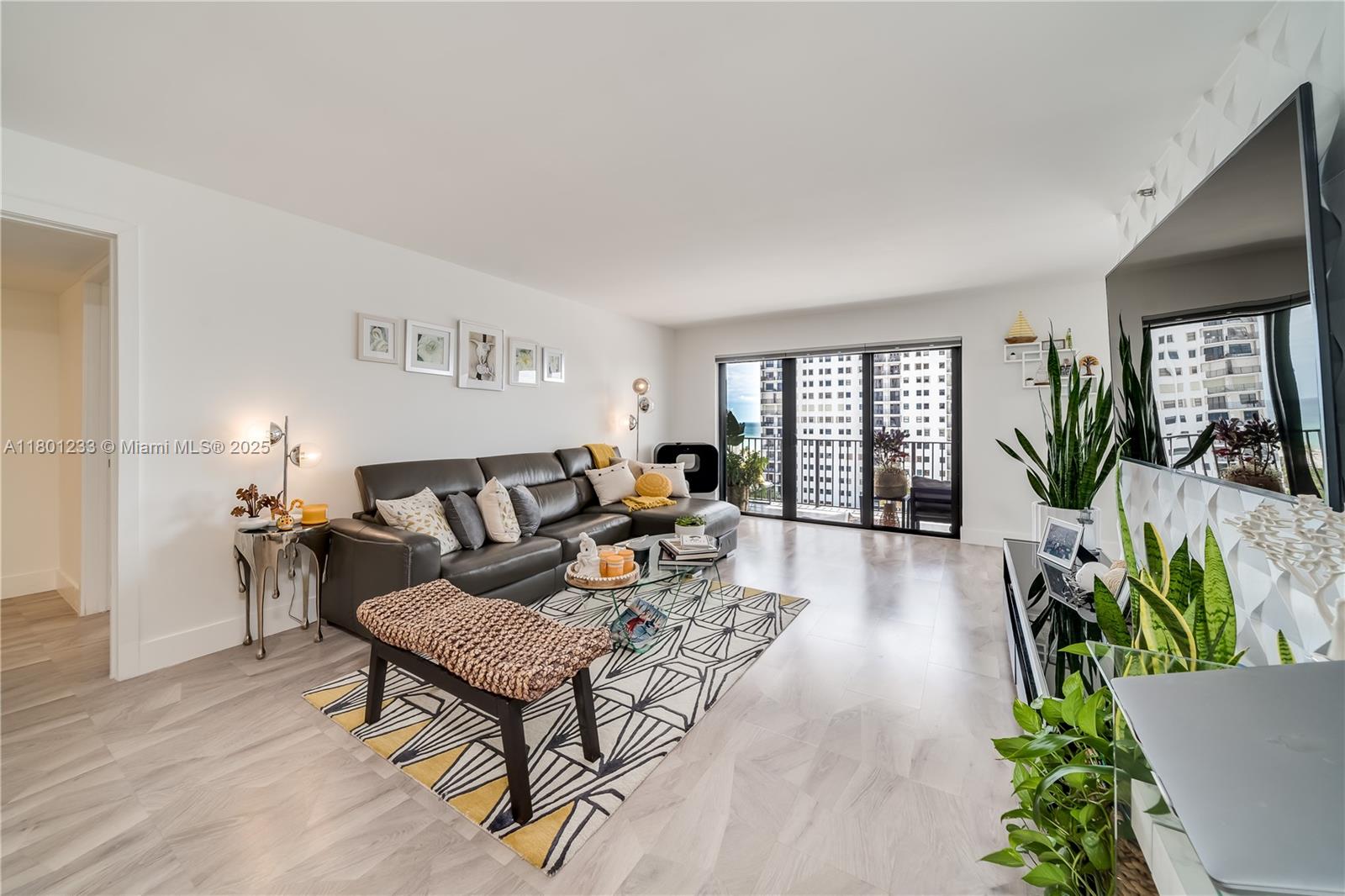 THE SUMMIT CONDO - Residential