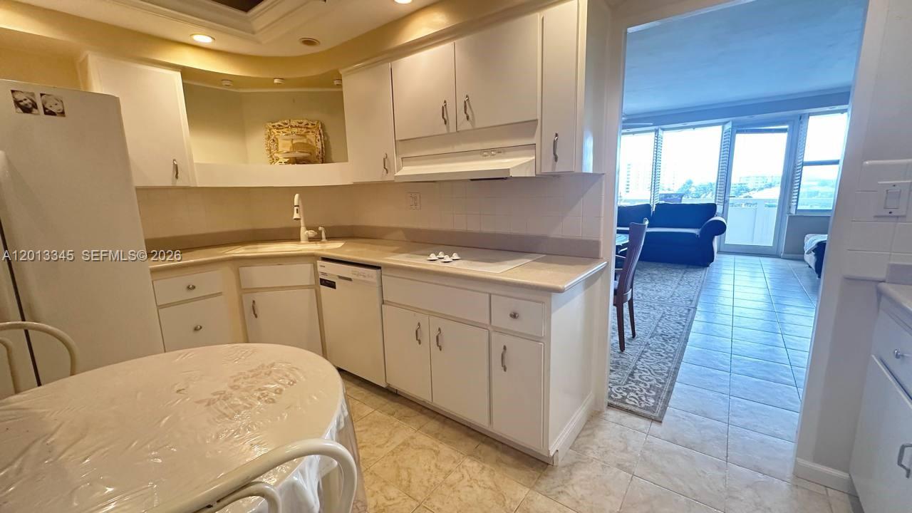 CORAL RIDGE TOWERS NORTH - Residential