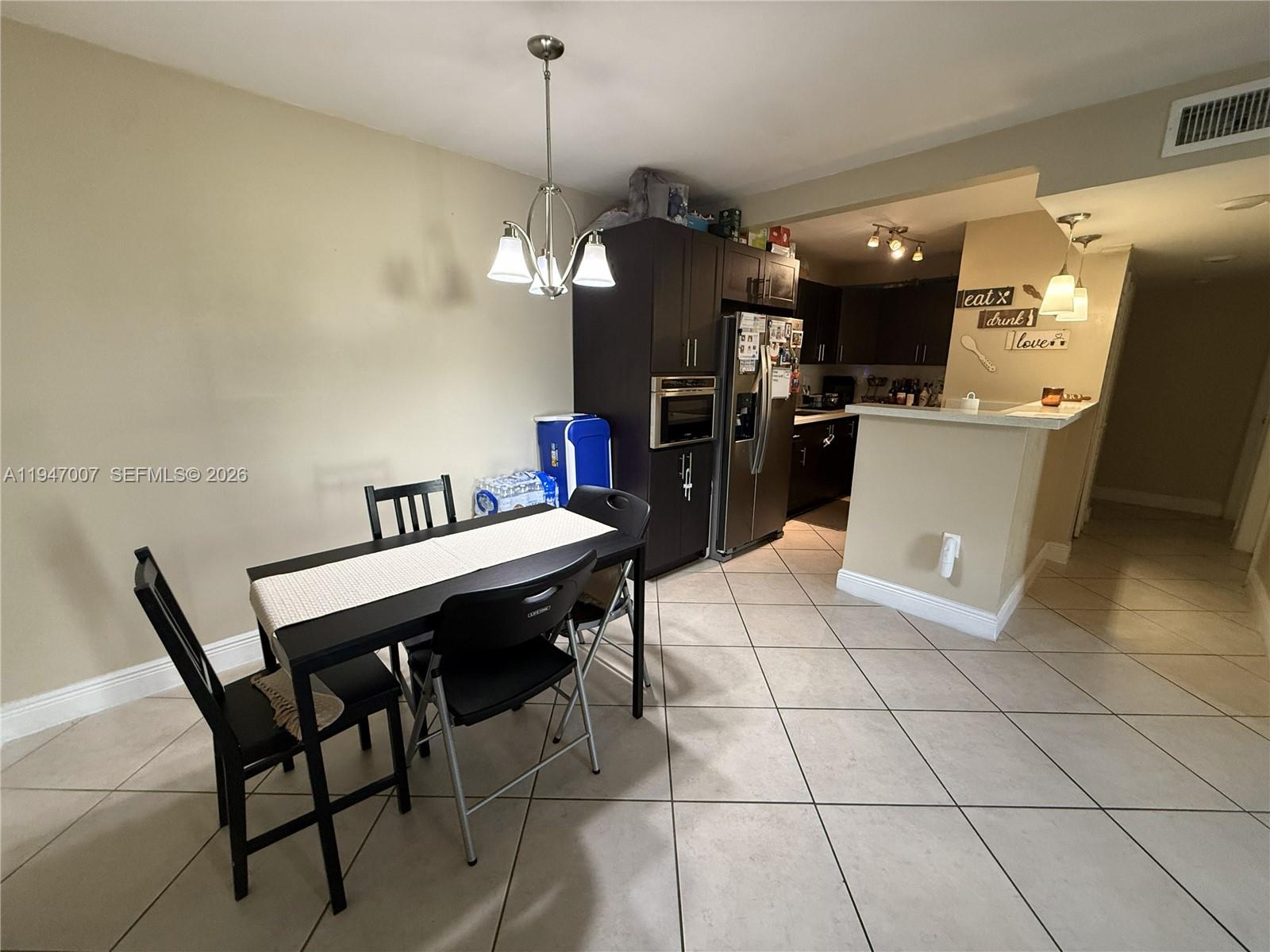 MAGNOLIA LANE CONDO - Residential