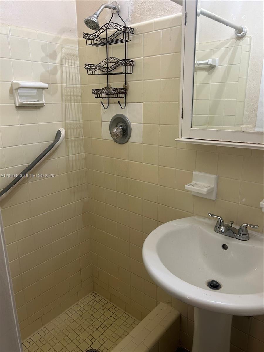 SO HIGHLAND ESTATES - Residential