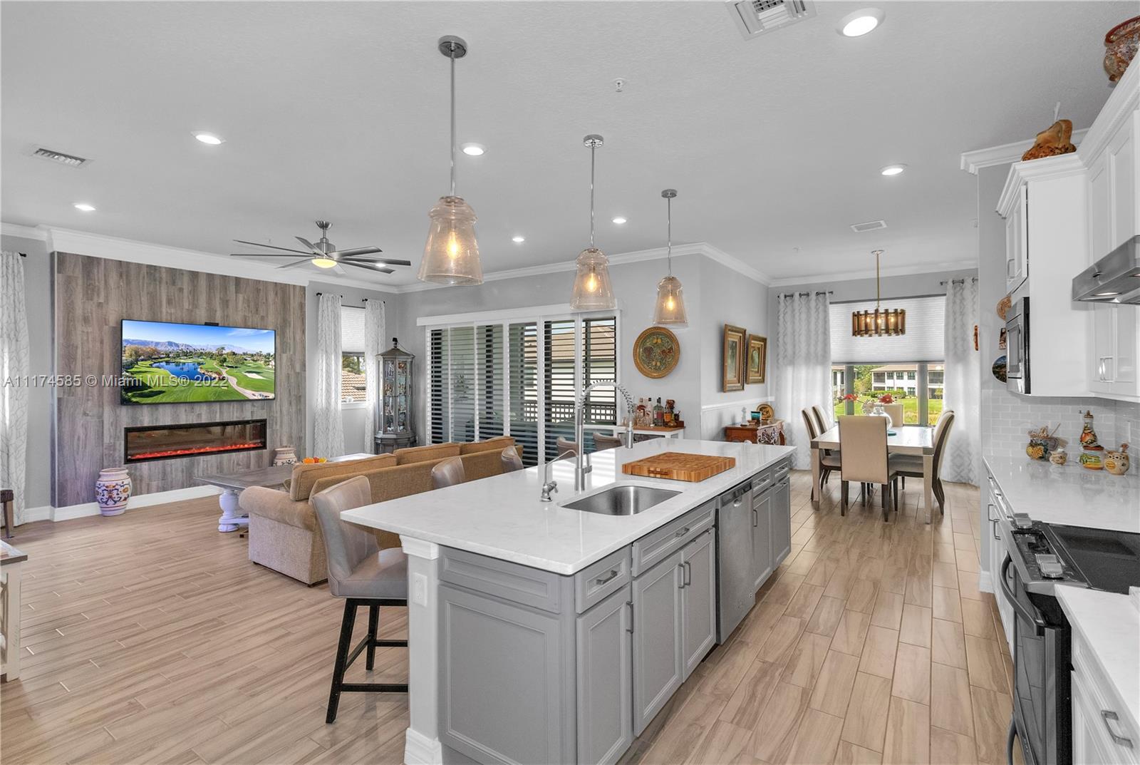 BOCA FLORES CONDO - Residential
