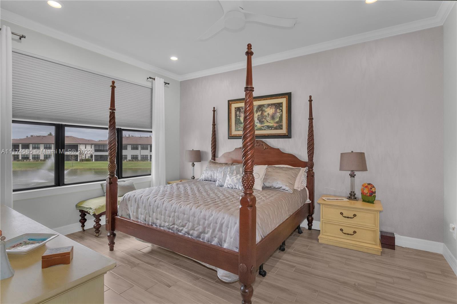 BOCA FLORES CONDO - Residential