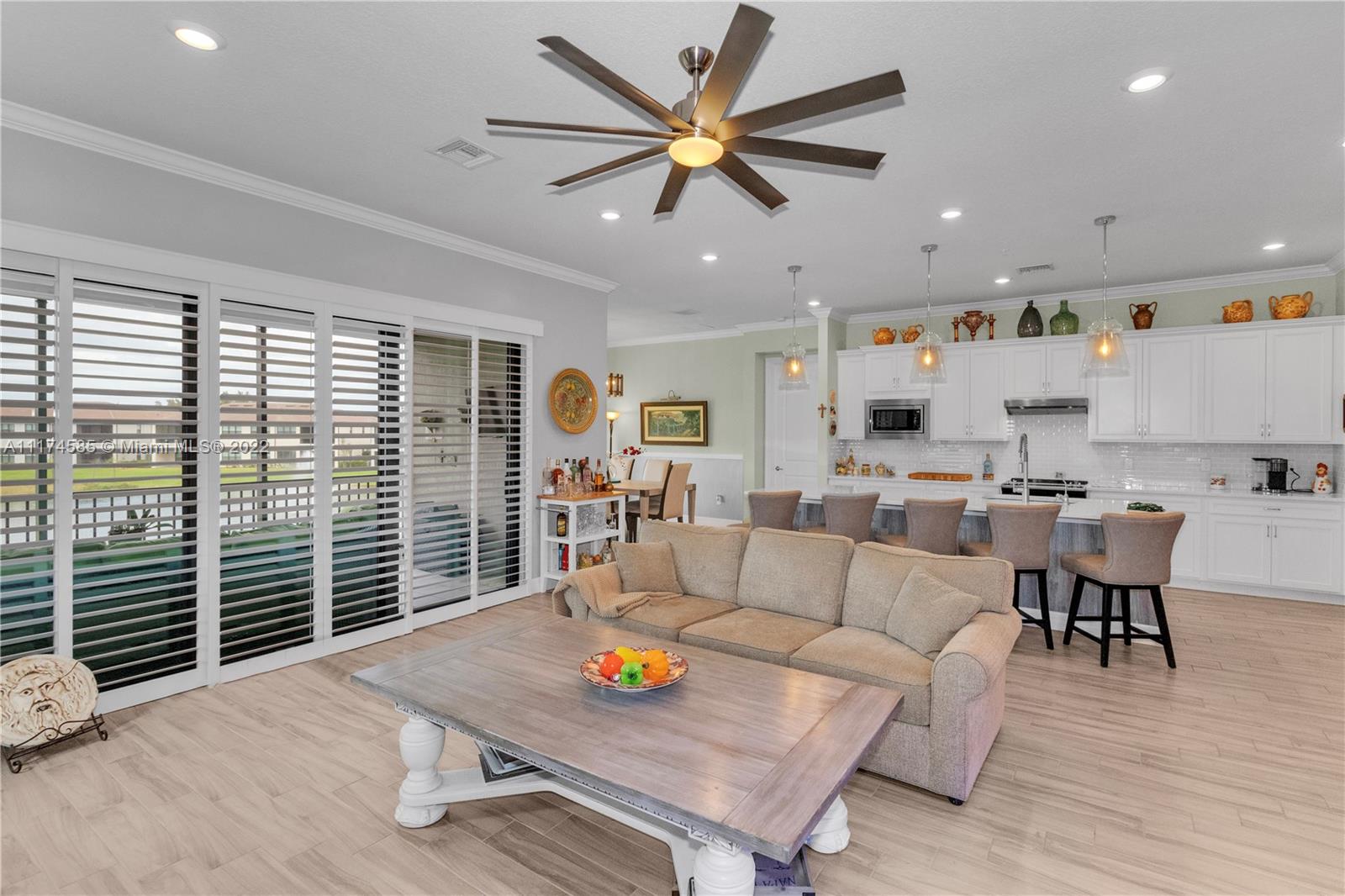 BOCA FLORES CONDO - Residential