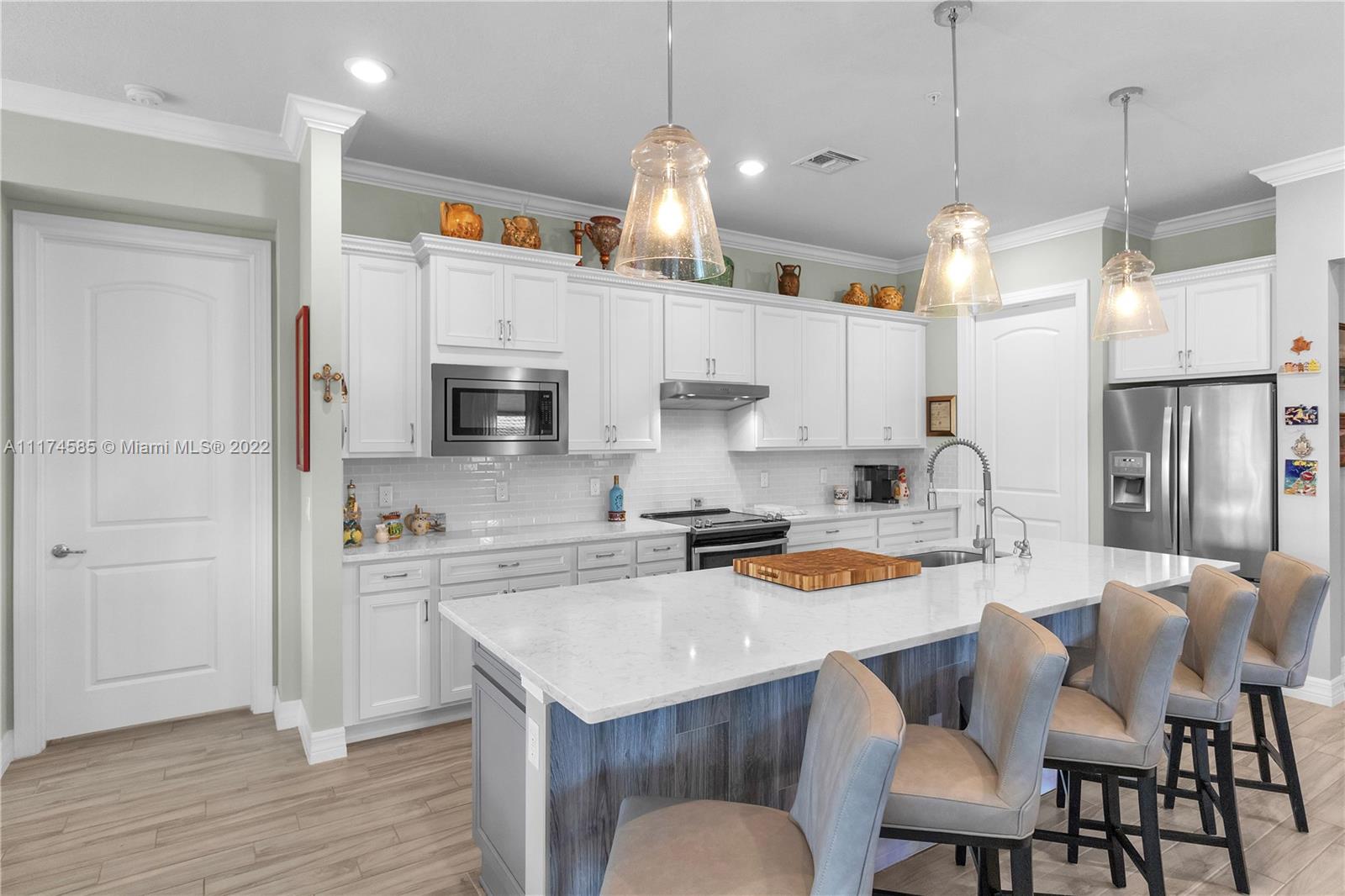 BOCA FLORES CONDO - Residential