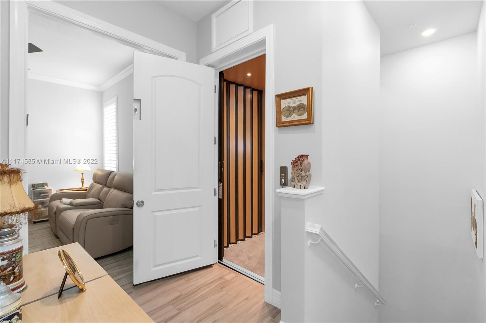BOCA FLORES CONDO - Residential
