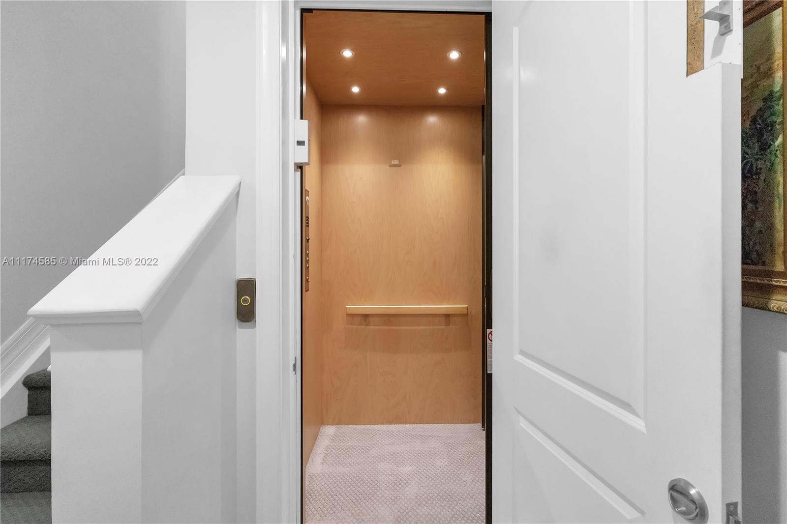 BOCA FLORES CONDO - Residential
