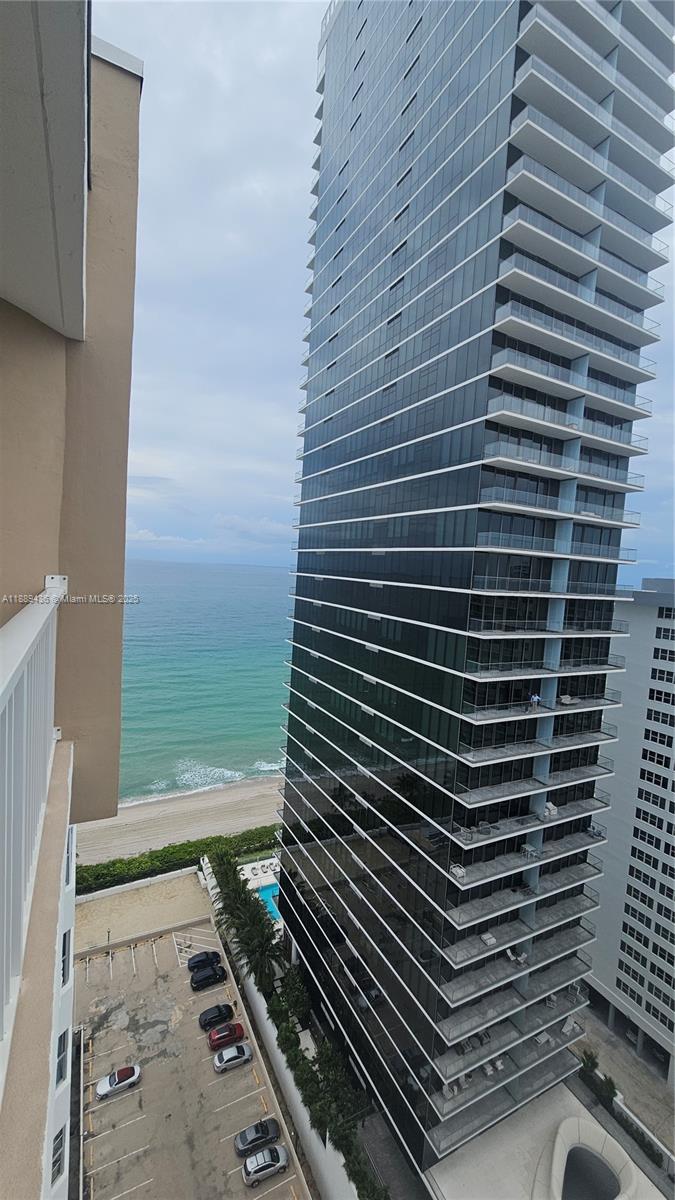 HEMISPHERES CONDO - Residential Lease