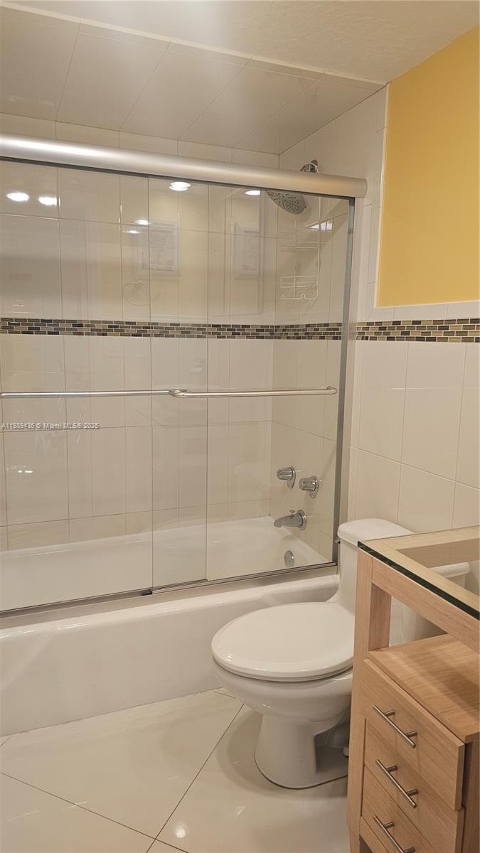 HEMISPHERES CONDO - Residential Lease