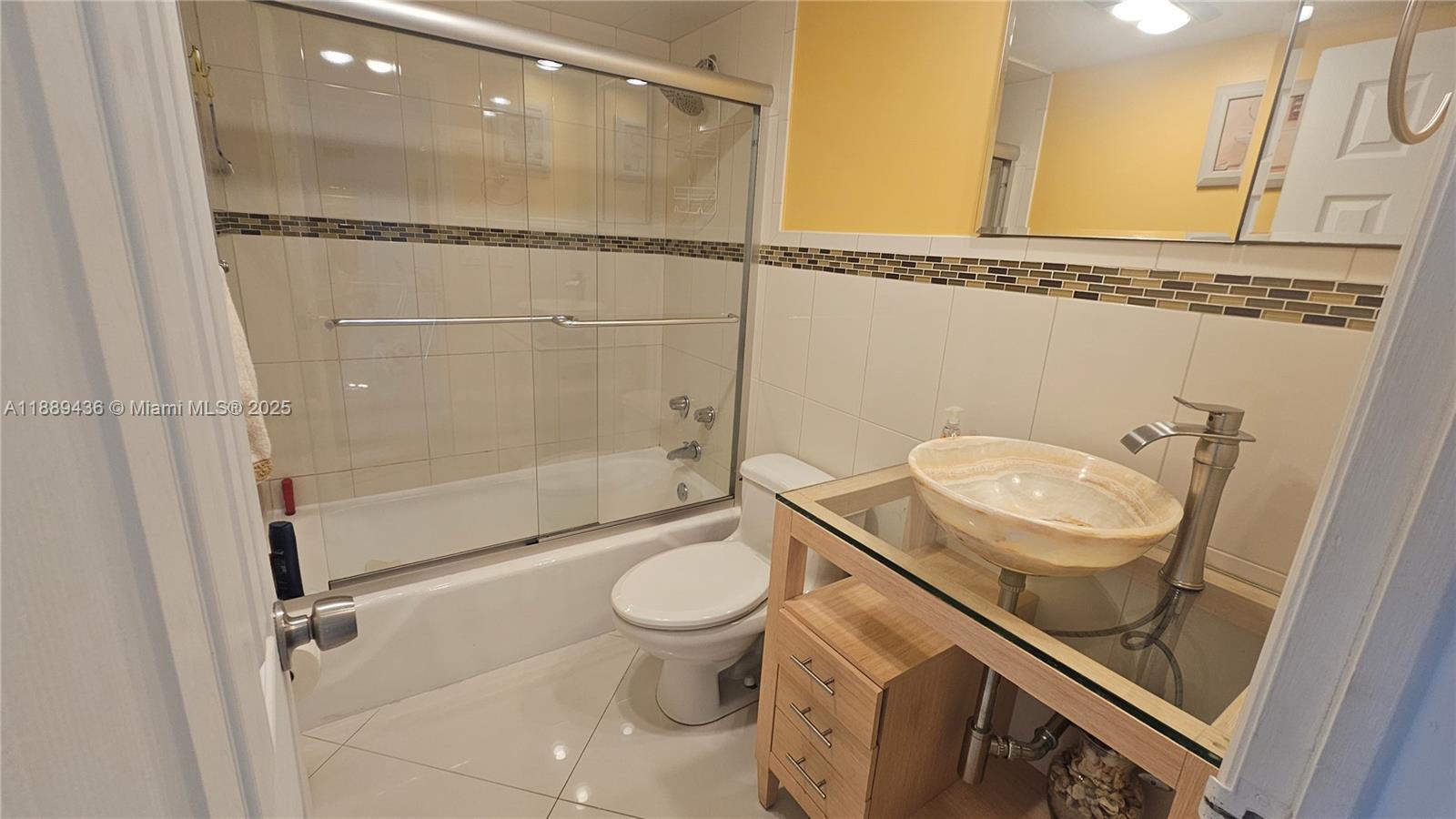 HEMISPHERES CONDO - Residential Lease