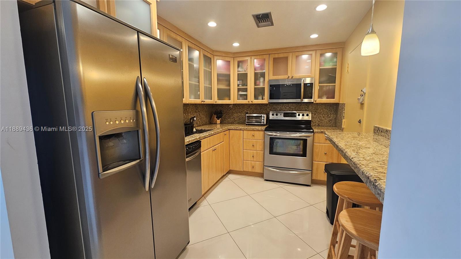 HEMISPHERES CONDO - Residential Lease