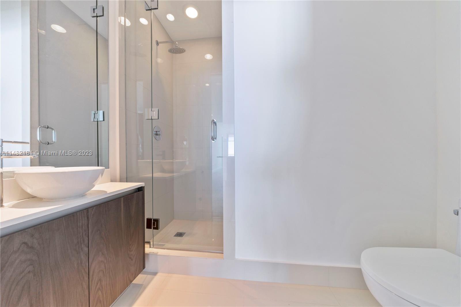 GRAN PARAISO CONDO - Residential