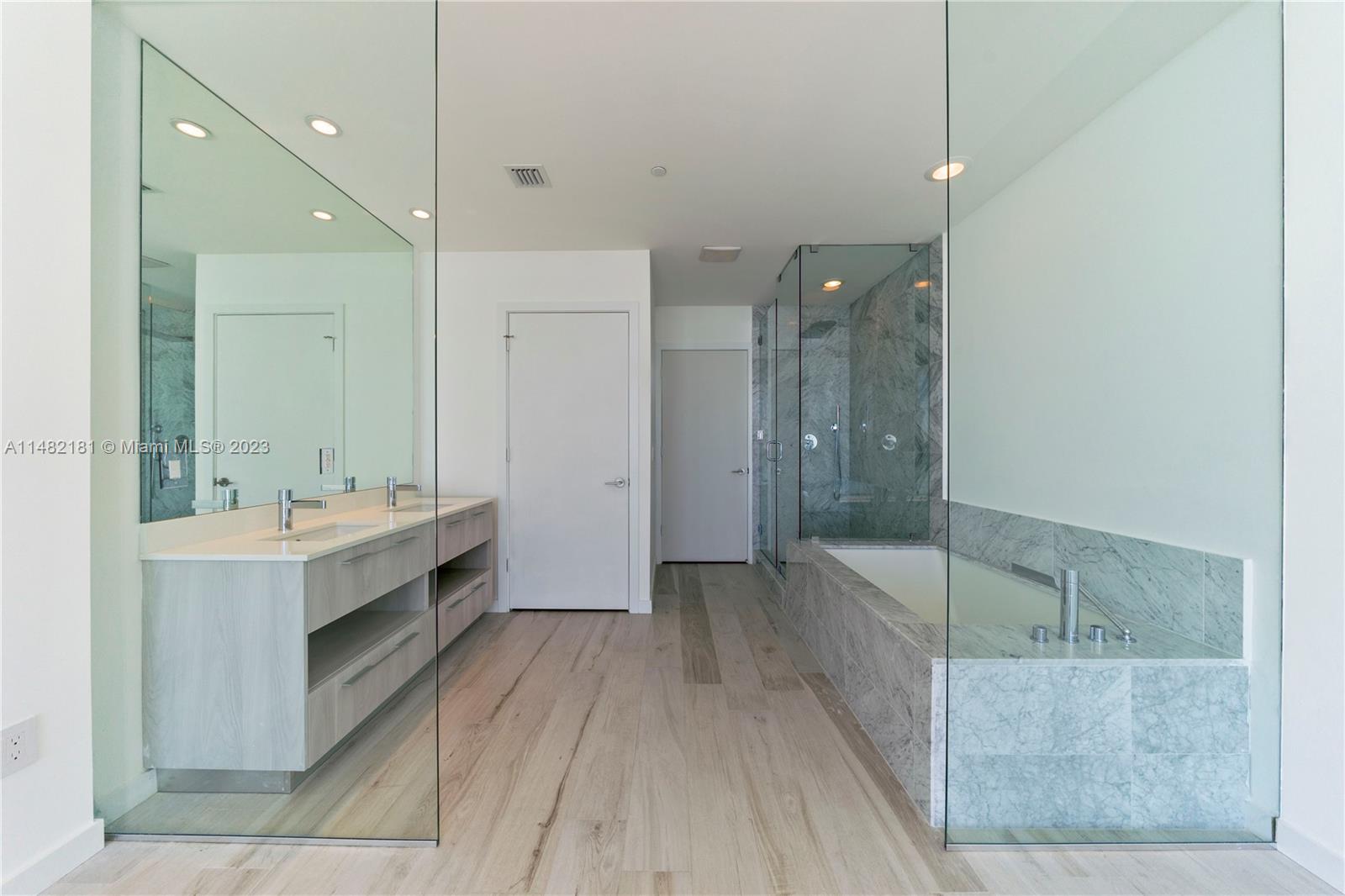 GRAN PARAISO CONDO - Residential
