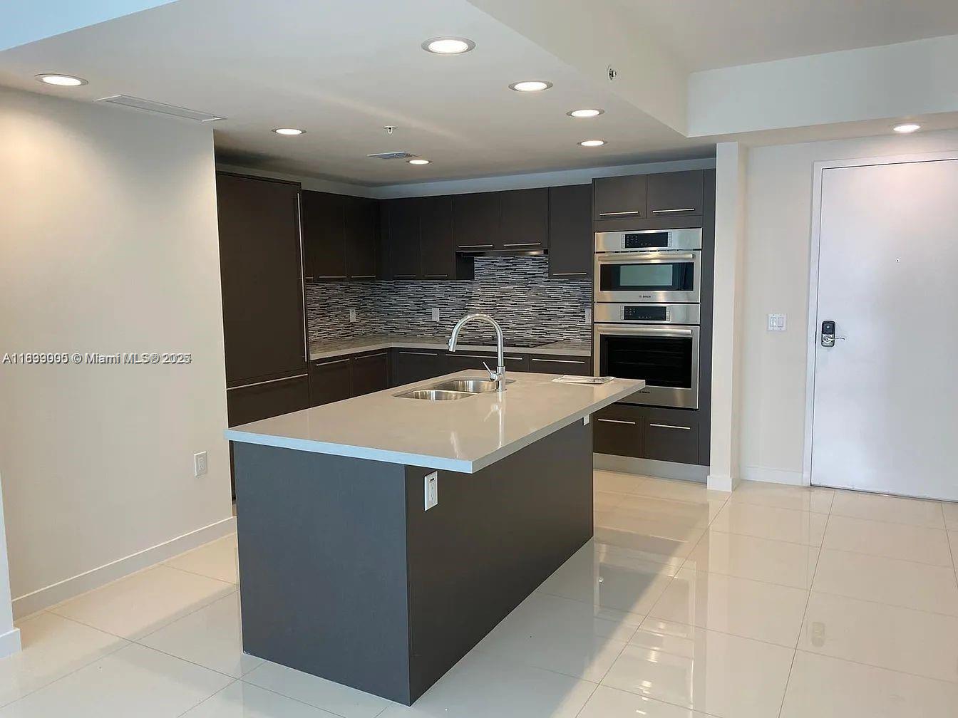 GRAND BAY COMMONS SOUTH - Residential Lease