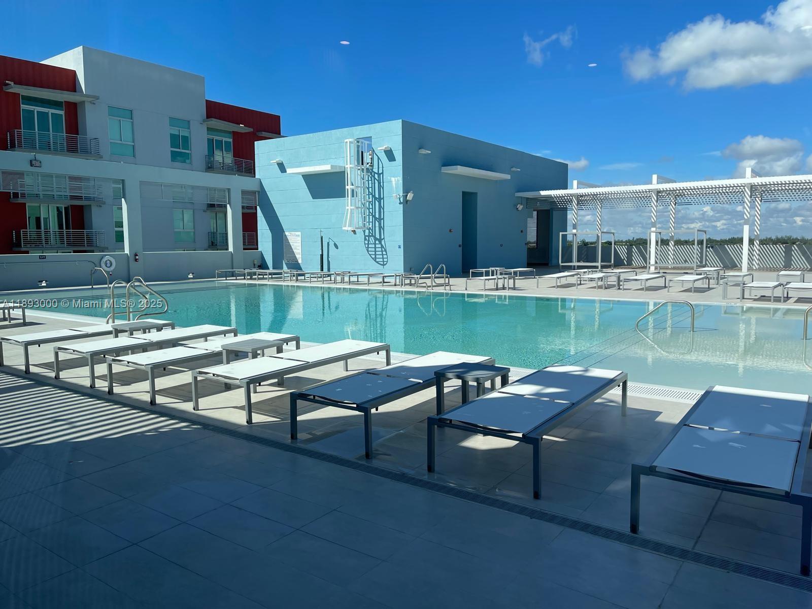 GRAND BAY COMMONS SOUTH - Residential Lease