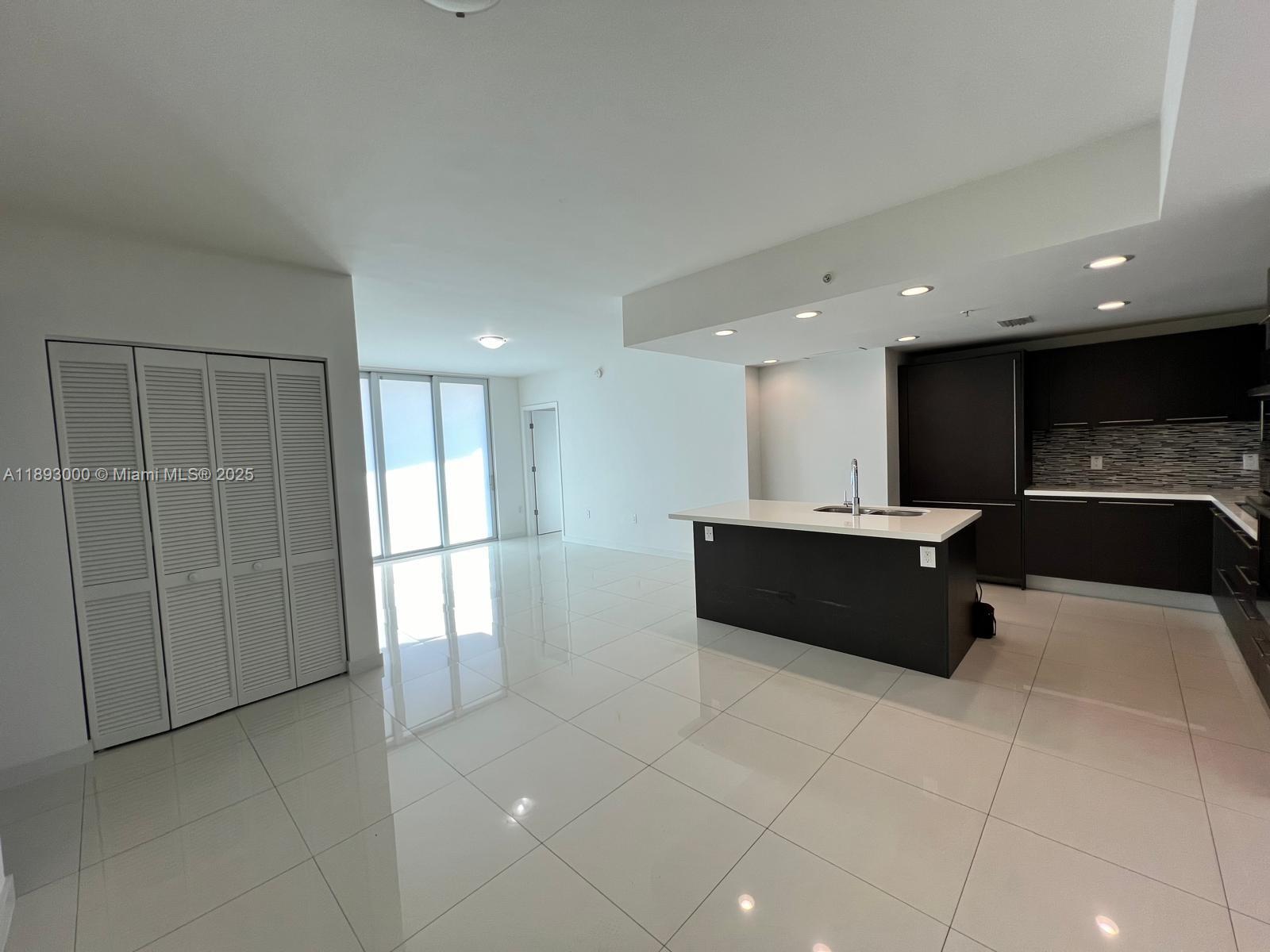 GRAND BAY COMMONS SOUTH - Residential Lease