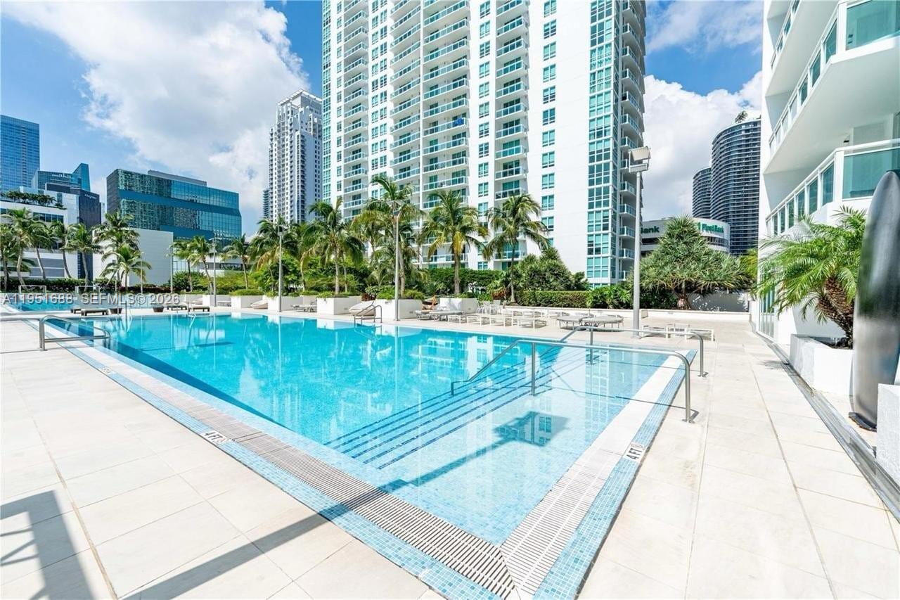 THE PLAZA 851 BRICKELL CO - Residential