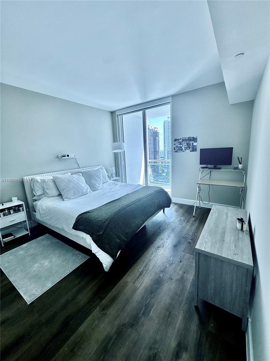 THE PLAZA 851 BRICKELL CO - Residential