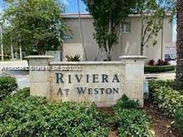 This is a beautiful townhouse with 2 bedrooms and 2 full bathrooms, very spacious and bright property, located in a great area of Weston (Bonaventure) in a great community with swimming pool. Near to shopping areas, major highways and greats schools. This townhouse is renovated and ready for showings.