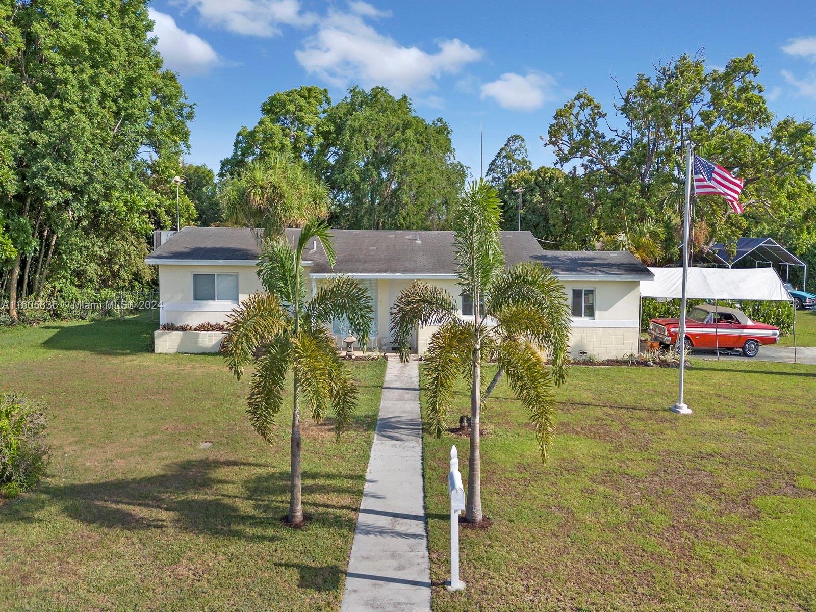 Property for Sale at 17330 Sw 300th St, Homestead, Miami-Dade County, Florida - Bedrooms: 3 
Bathrooms: 3  - $689,999